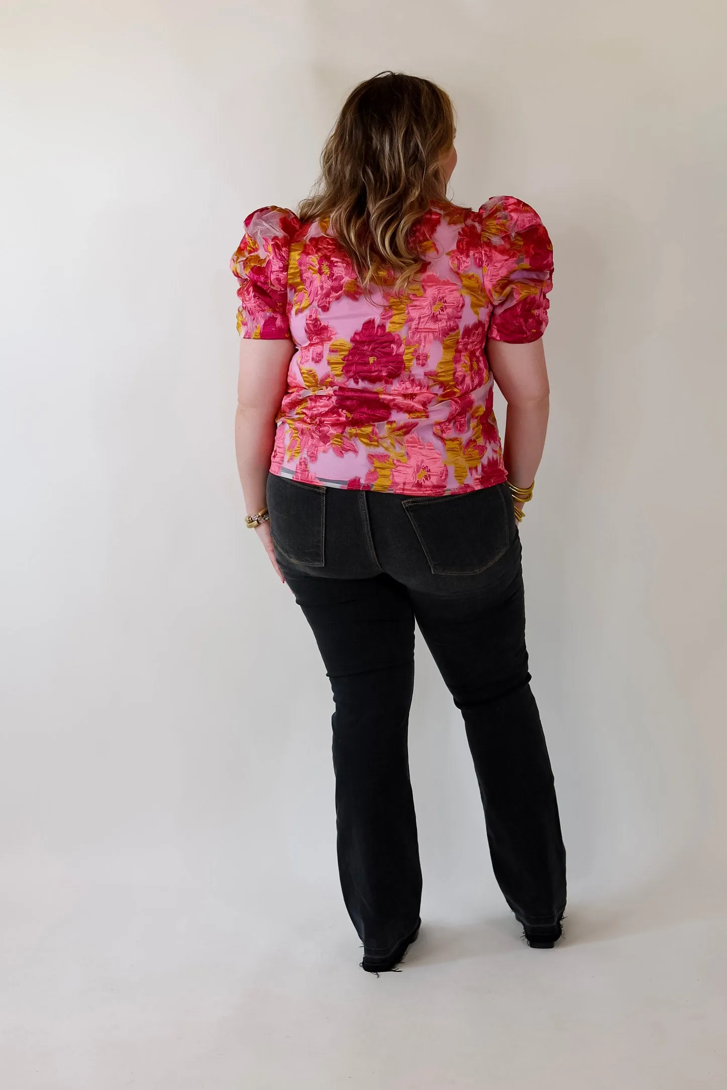 A Fine Feeling Floral Print Top with Puffed Sleeves in Pink