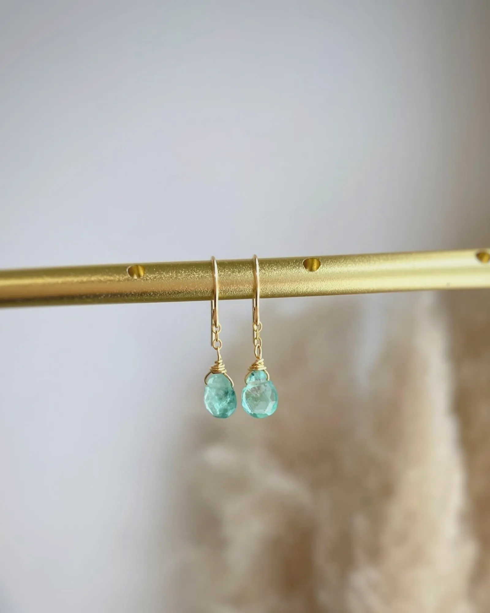 Emerald light green earrings