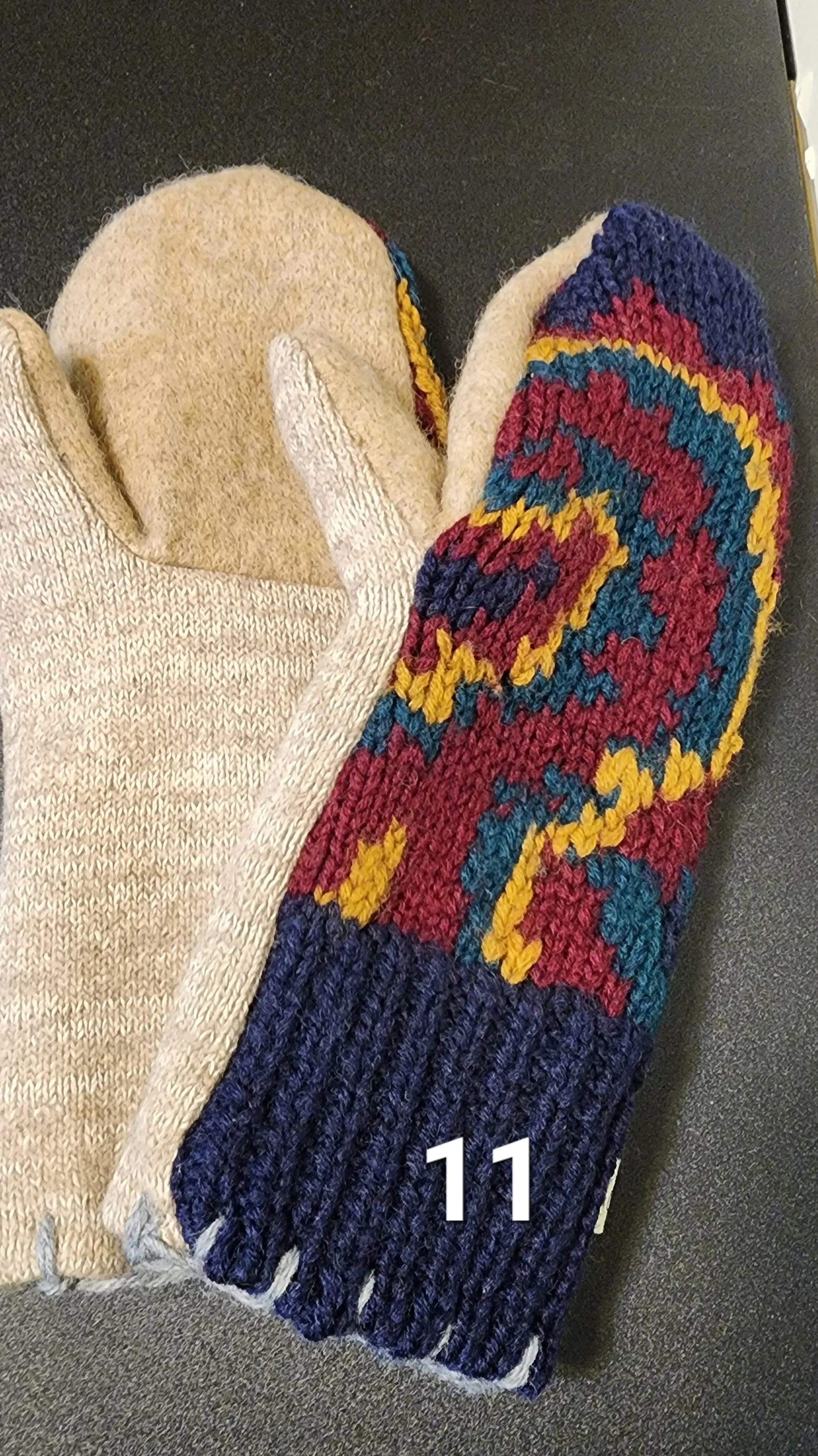 Hand Candy Mittens | Adults